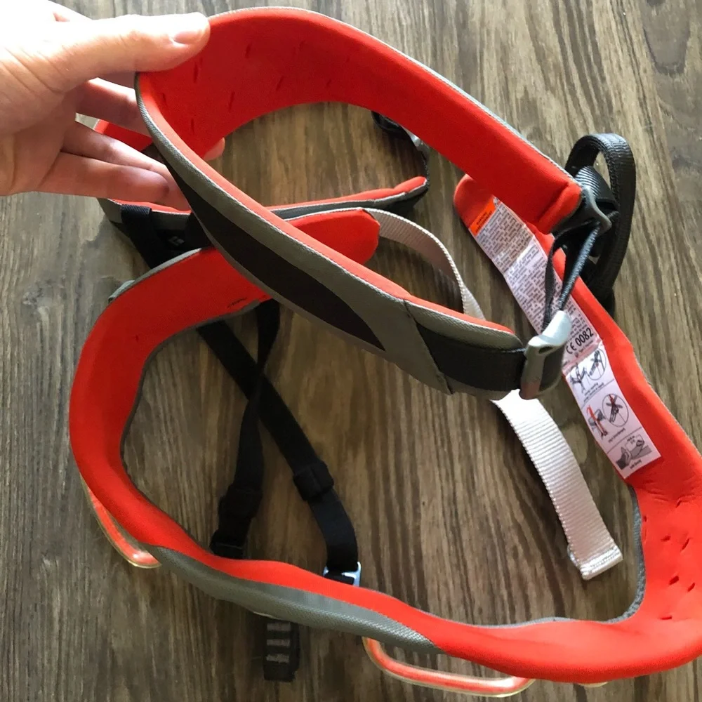 Black Diamond Momentum Harness Black Red Size Small Rock Climbing Mens Womens - Picture 6 of 9